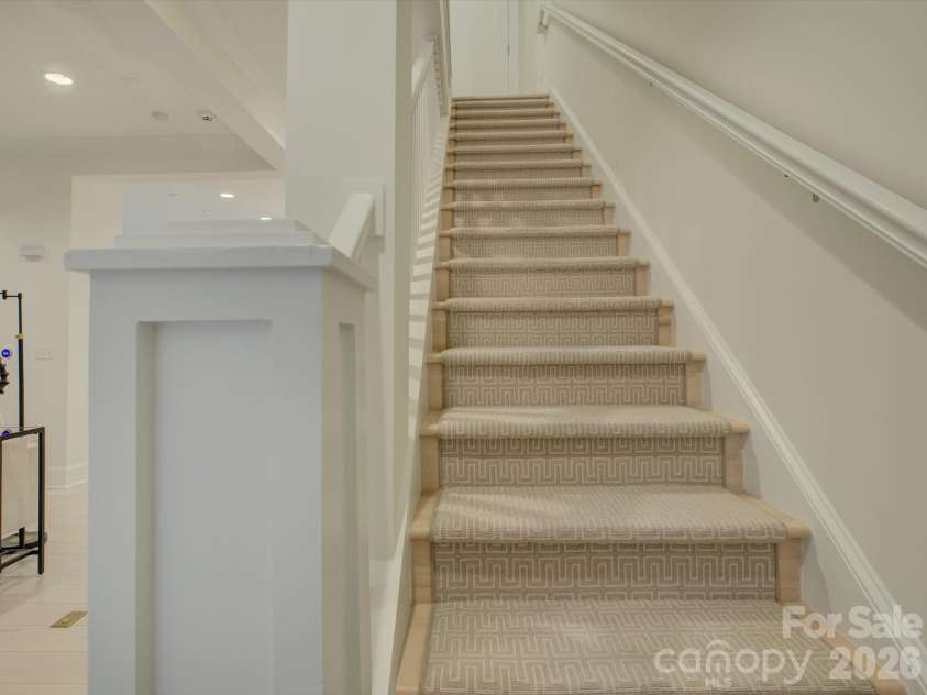 335 Tremont Avenue, Charlotte, NC 28203.  MLS# CAR4390231, YatesRealty ID 31147. 