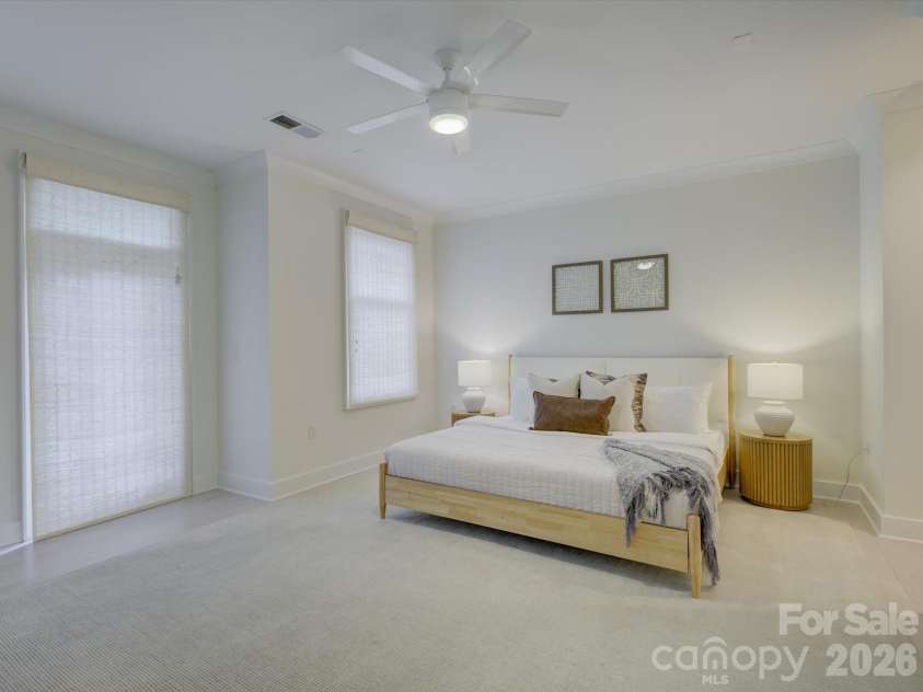 335 Tremont Avenue, Charlotte, NC 28203.  MLS# CAR4390231, YatesRealty ID 31147. 