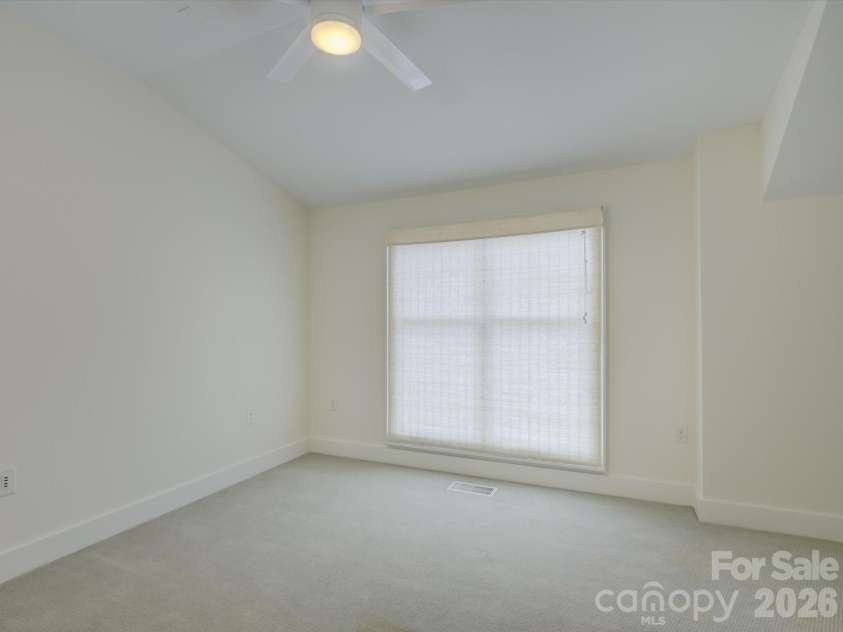 335 Tremont Avenue, Charlotte, NC 28203.  MLS# CAR4390231, YatesRealty ID 31147. 