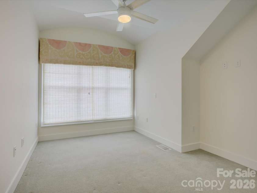 335 Tremont Avenue, Charlotte, NC 28203.  MLS# CAR4390231, YatesRealty ID 31147. 