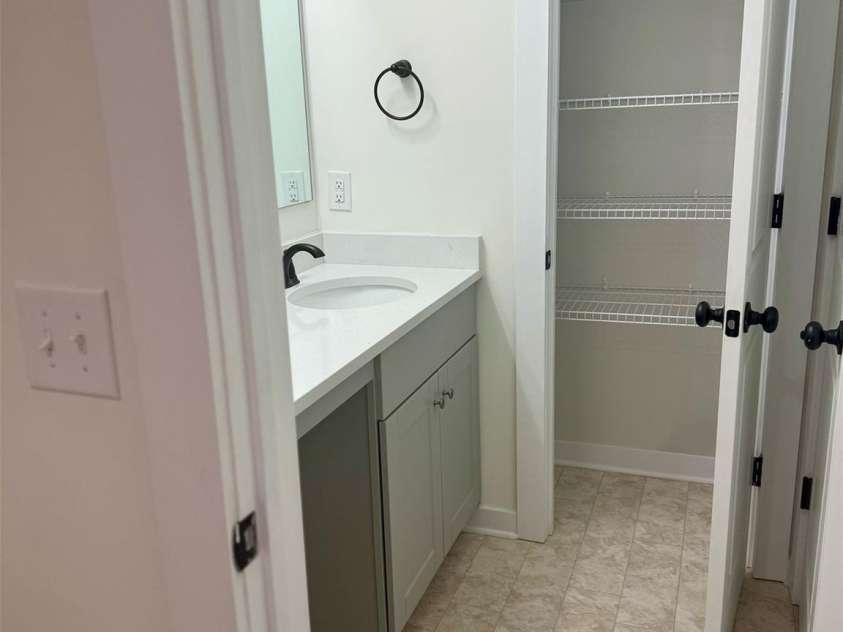 801 Anglin Forest Way, Charlotte, NC 28214.  MLS# CAR4281410, YatesRealty ID 31147. 