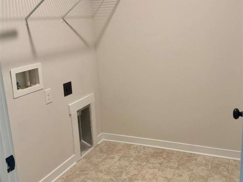 801 Anglin Forest Way, Charlotte, NC 28214.  MLS# CAR4281410, YatesRealty ID 31147. 