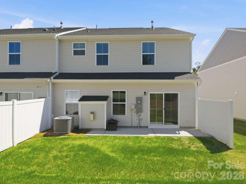 10414 Dalton Woods Court, Huntersville, NC 28078.  MLS# CAR4390332, YatesRealty ID 31148. 