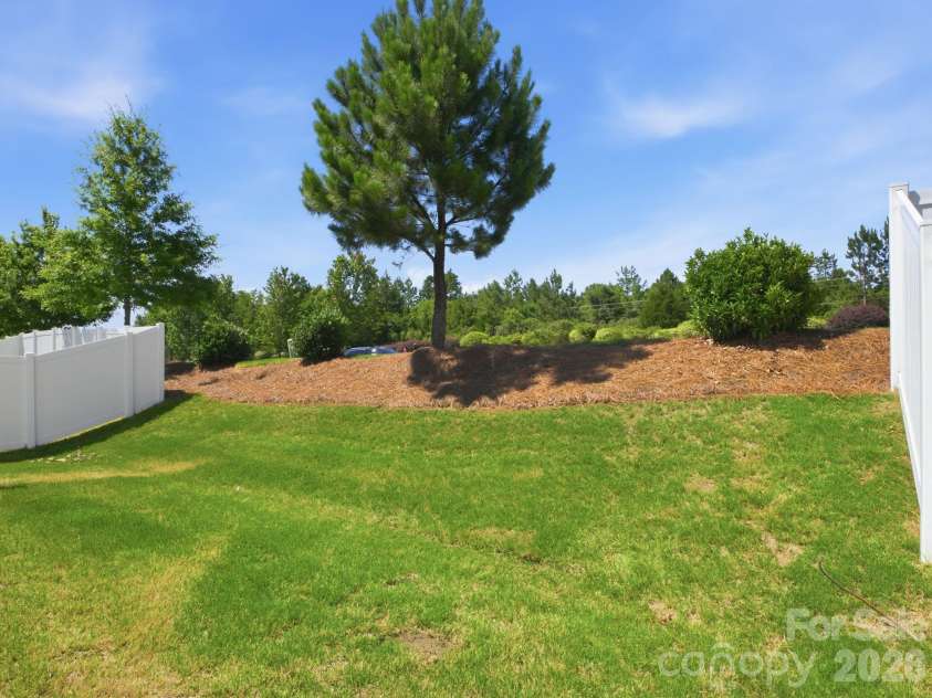10414 Dalton Woods Court, Huntersville, NC 28078.  MLS# CAR4390332, YatesRealty ID 31148. 