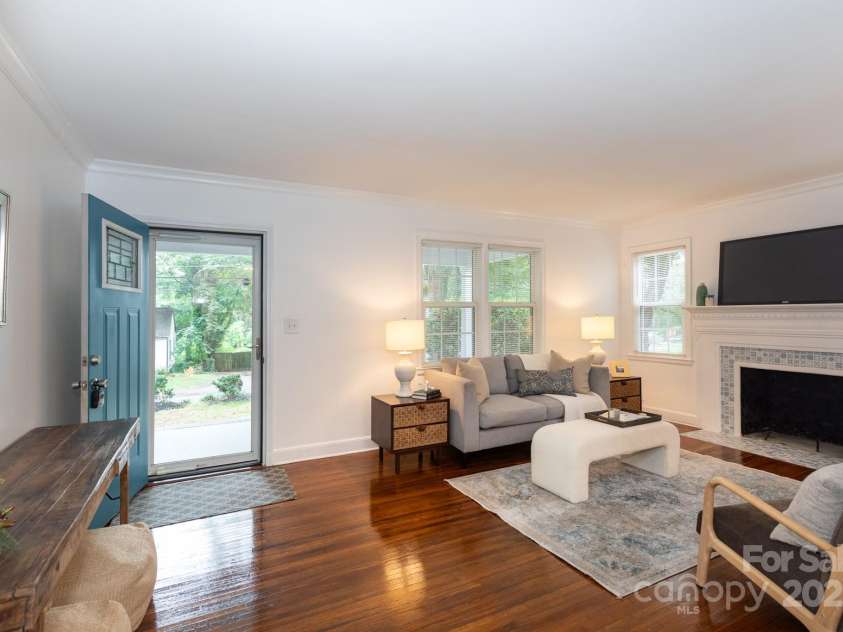 3015 Carol Avenue, Charlotte, NC 28208.  MLS# CAR4290095, YatesRealty ID 31149. 