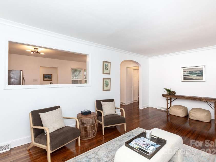 3015 Carol Avenue, Charlotte, NC 28208.  MLS# CAR4290095, YatesRealty ID 31149. 