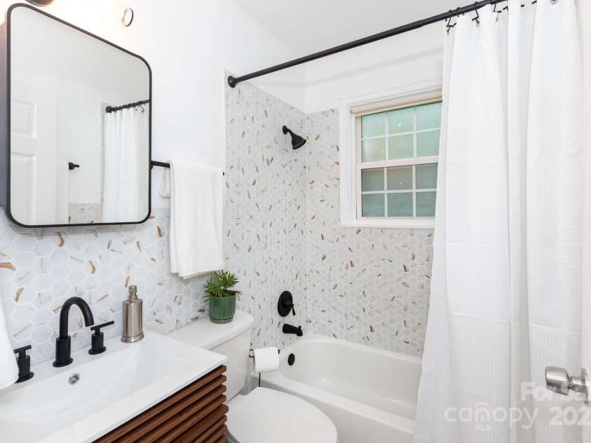 3015 Carol Avenue, Charlotte, NC 28208.  MLS# CAR4290095, YatesRealty ID 31149. 