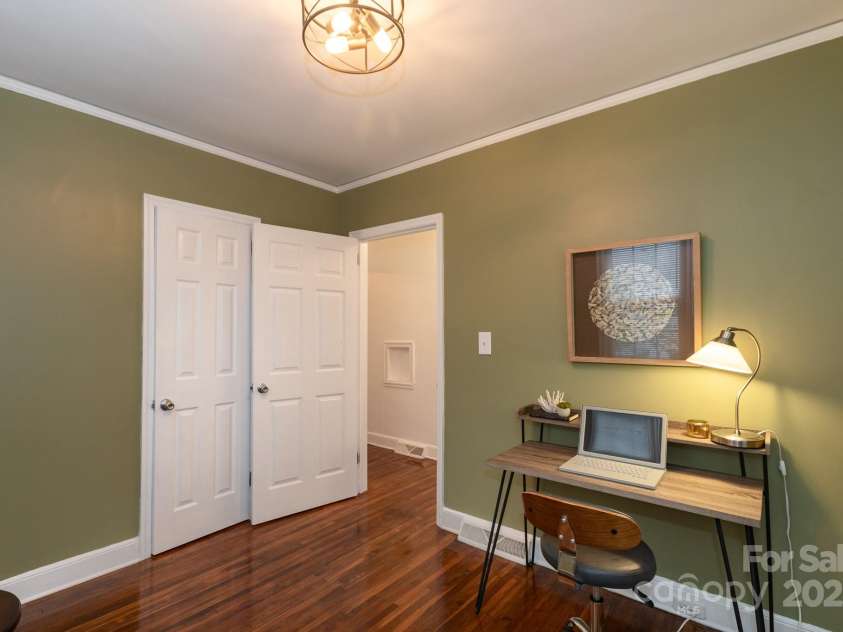 3015 Carol Avenue, Charlotte, NC 28208.  MLS# CAR4290095, YatesRealty ID 31149. 