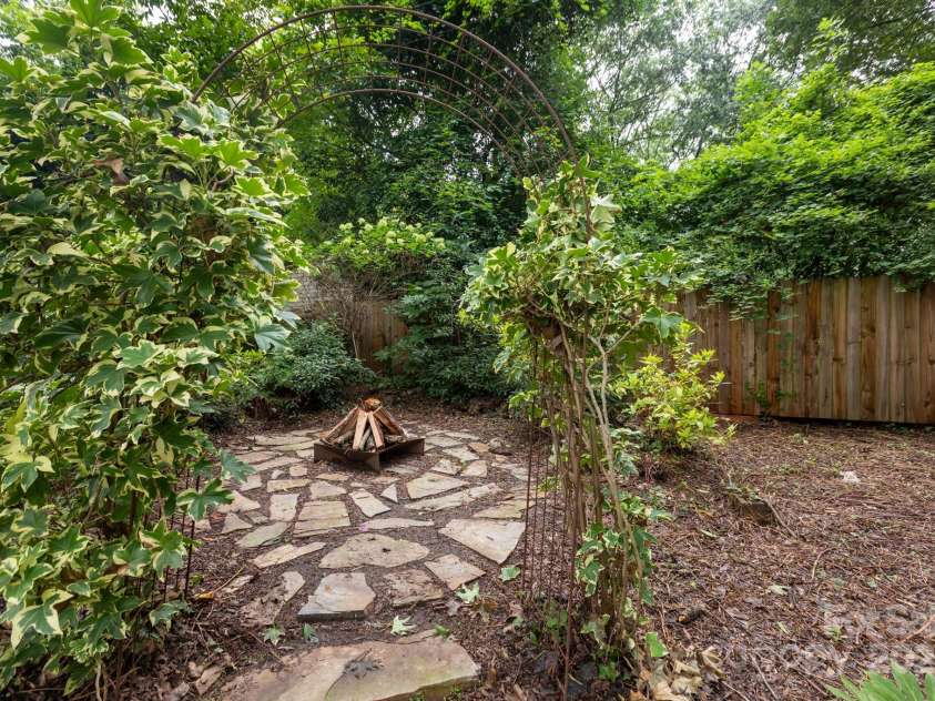 3015 Carol Avenue, Charlotte, NC 28208.  MLS# CAR4290095, YatesRealty ID 31149. 