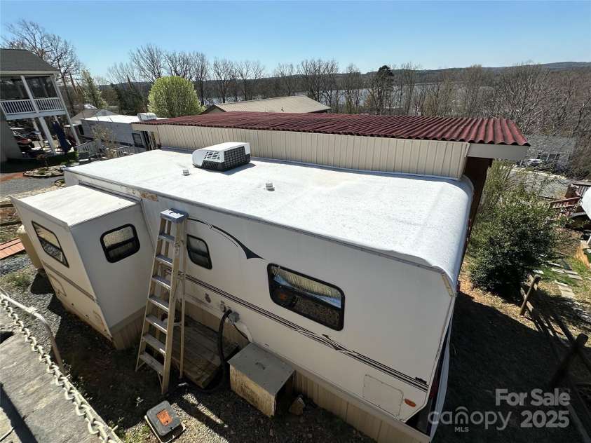 108 Robin Lane, New London, NC 28127.  MLS# CAR4238456, YatesRealty ID 3115. 