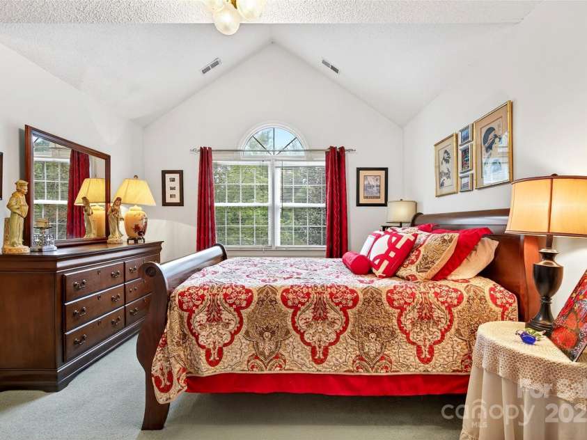 19 Moriah Lane, Asheville, NC 28803.  MLS# CAR4277964, YatesRealty ID 31150. Guest bedroom