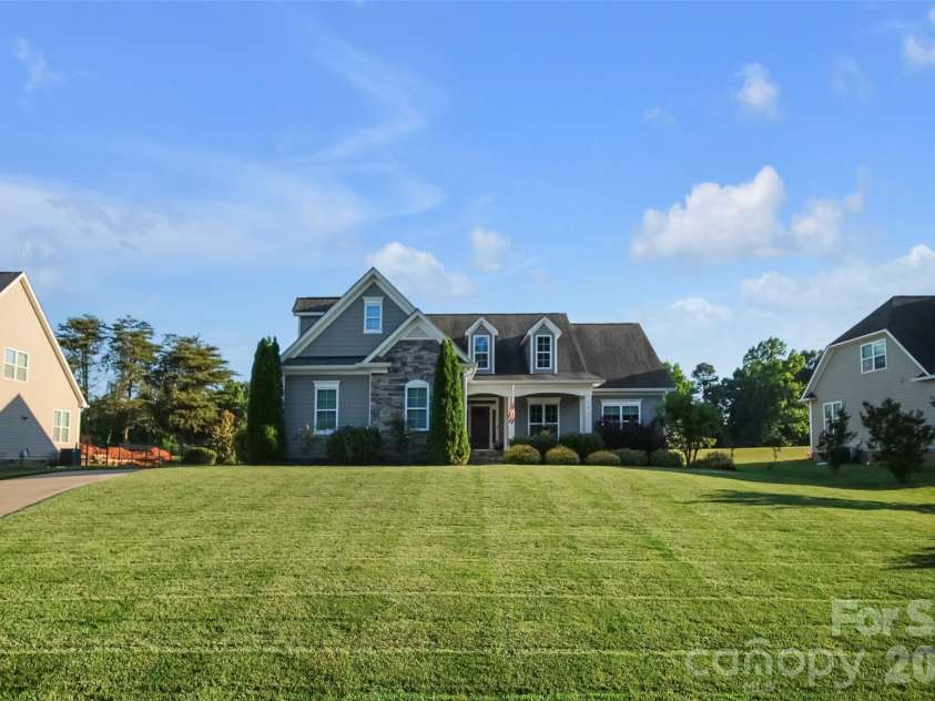 142 Augusta Lane, Shelby, NC 28150.  MLS# CAR4393857, YatesRealty ID 31151. 