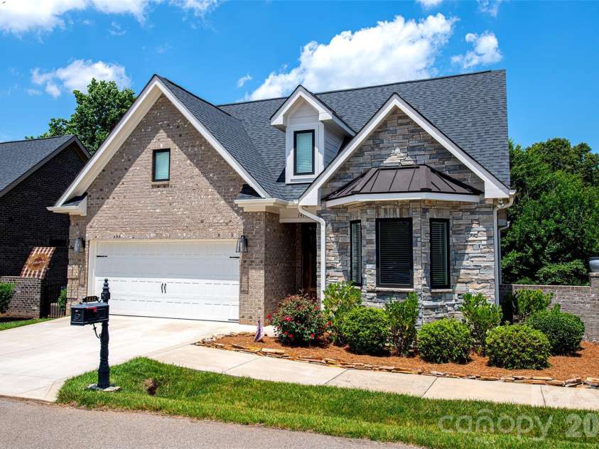 1414 Spring Ridge Lane, Denver, NC 28037.  MLS# CAR4392414, YatesRealty ID 31152. 