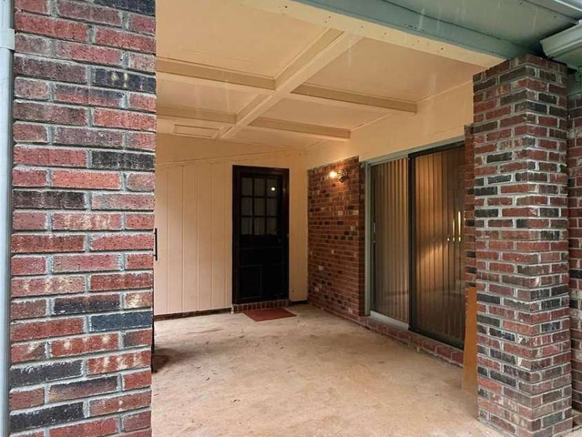 915 Eaglewood Avenue, Charlotte, NC 28212.  MLS# CAR4288443, YatesRealty ID 31152. Covered Rear Patio