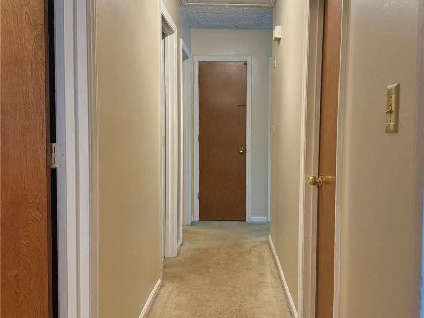 915 Eaglewood Avenue, Charlotte, NC 28212.  MLS# CAR4288443, YatesRealty ID 31152. Hallway
