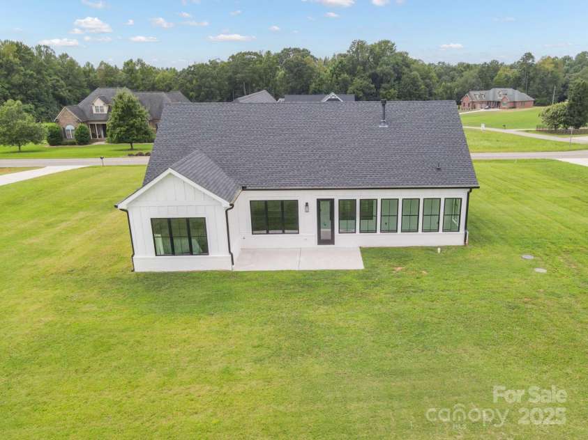 535 New Salem Road, Statesville, NC 28625.  MLS# CAR4333023, YatesRealty ID 31153. 