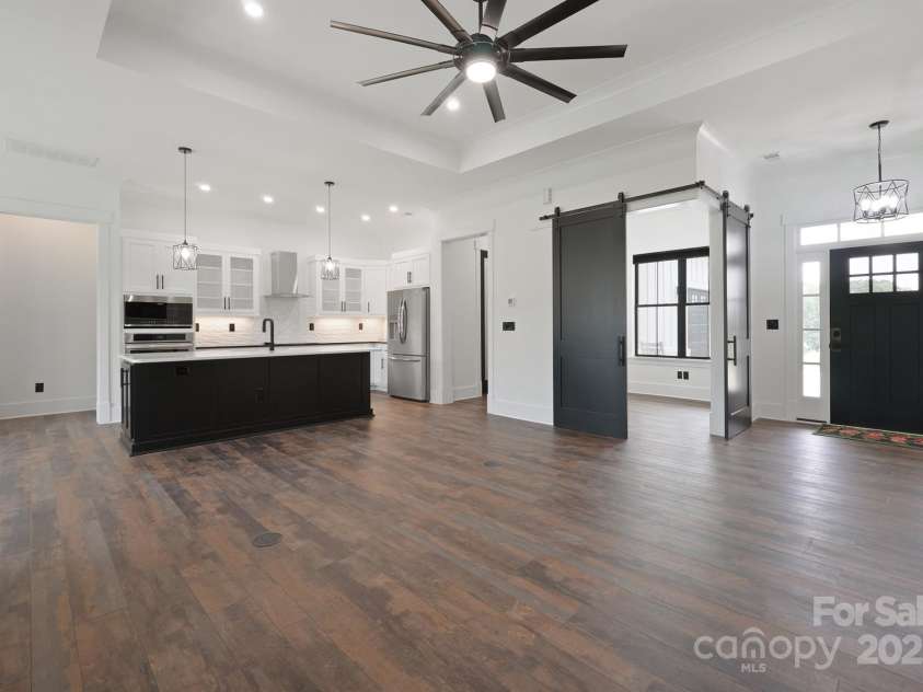 535 New Salem Road, Statesville, NC 28625.  MLS# CAR4333023, YatesRealty ID 31153. 