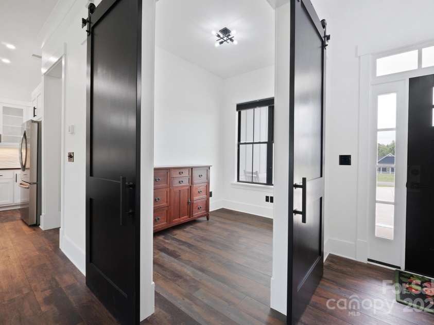 535 New Salem Road, Statesville, NC 28625.  MLS# CAR4333023, YatesRealty ID 31153. 