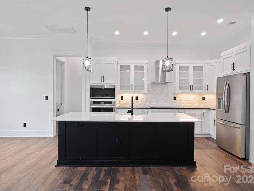 535 New Salem Road, Statesville, NC 28625.  MLS# CAR4333023, YatesRealty ID 31153. 