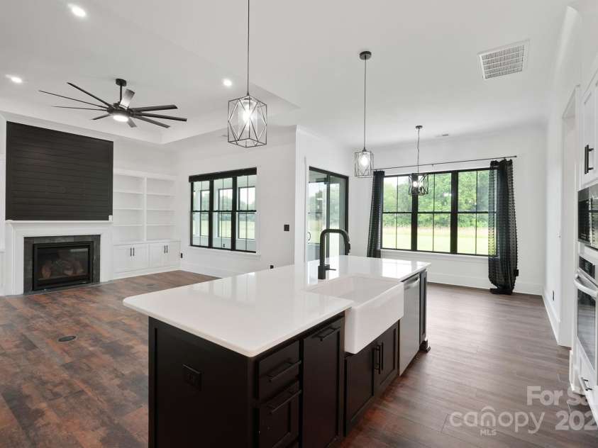 535 New Salem Road, Statesville, NC 28625.  MLS# CAR4333023, YatesRealty ID 31153. 