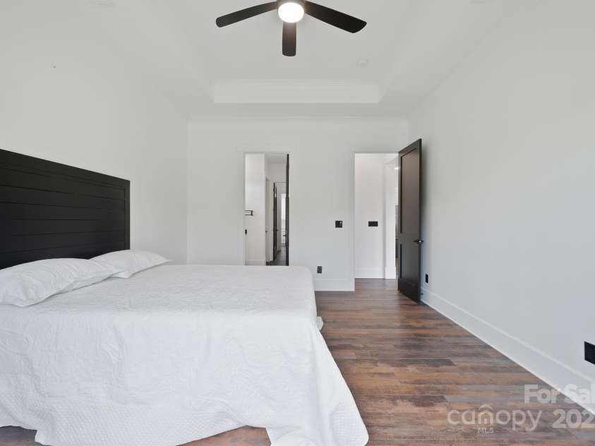 535 New Salem Road, Statesville, NC 28625.  MLS# CAR4333023, YatesRealty ID 31153. 