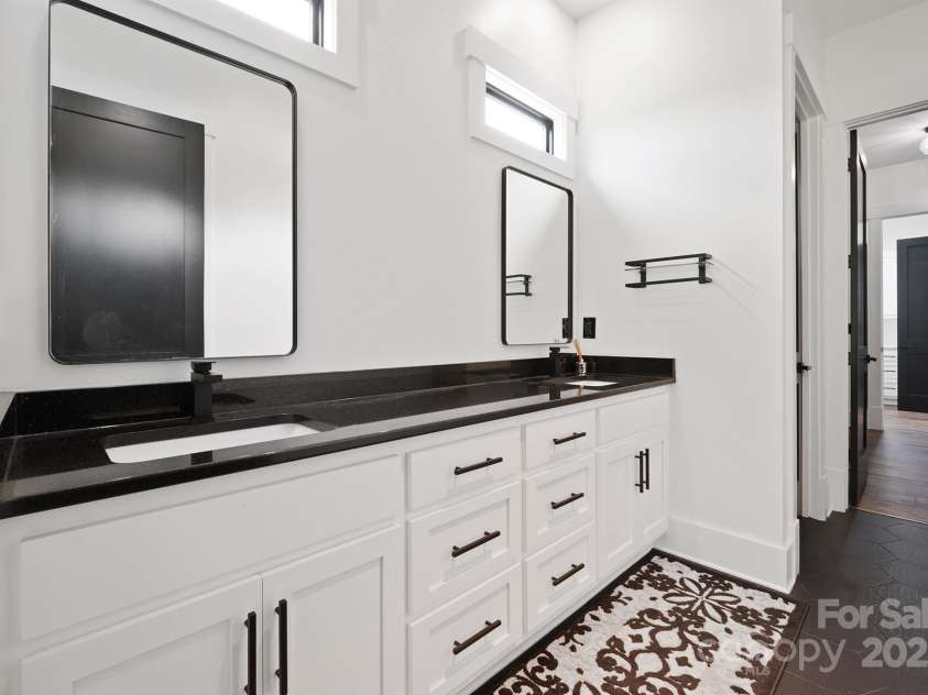 535 New Salem Road, Statesville, NC 28625.  MLS# CAR4333023, YatesRealty ID 31153. 