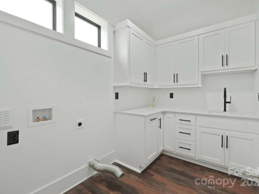 535 New Salem Road, Statesville, NC 28625.  MLS# CAR4333023, YatesRealty ID 31153. 