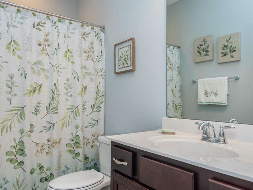 17718 Morehampton Avenue, Cornelius, NC 28031.  MLS# CAR4389501, YatesRealty ID 31154. 