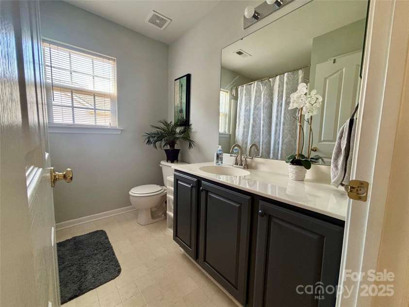 16123 Falling Meadows Lane, Charlotte, NC 28273.  MLS# CAR4286815, YatesRealty ID 31155. 