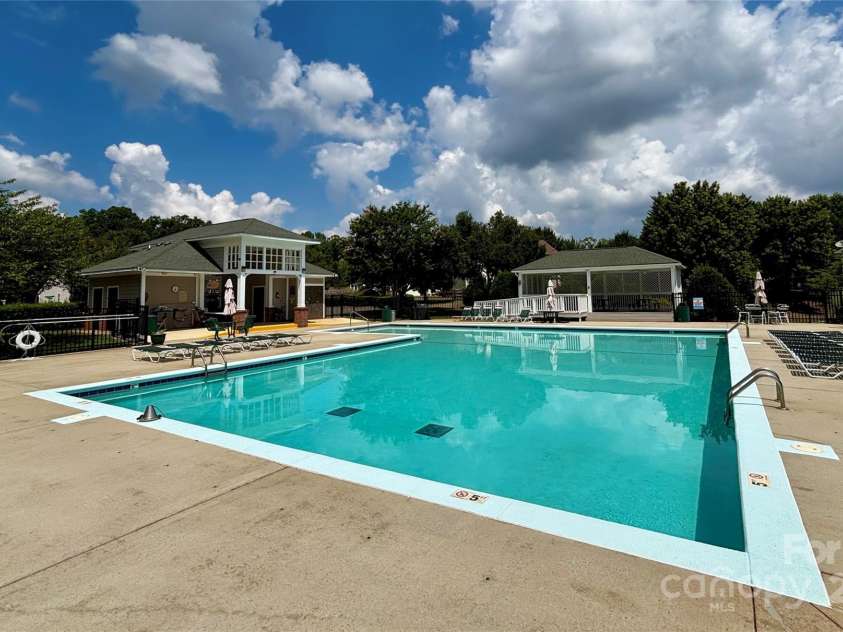 16123 Falling Meadows Lane, Charlotte, NC 28273.  MLS# CAR4286815, YatesRealty ID 31155. 