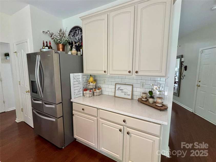 16123 Falling Meadows Lane, Charlotte, NC 28273.  MLS# CAR4286815, YatesRealty ID 31155. 