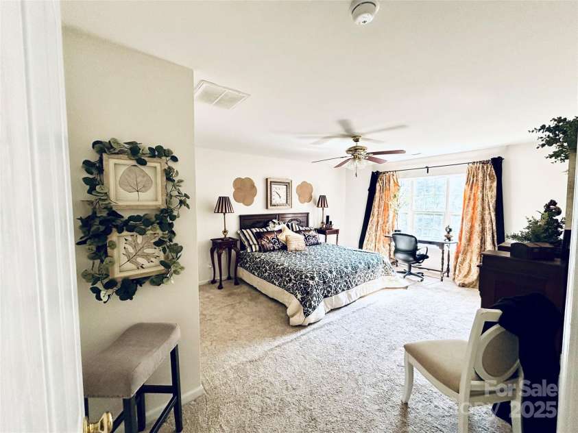 16123 Falling Meadows Lane, Charlotte, NC 28273.  MLS# CAR4286815, YatesRealty ID 31155. 