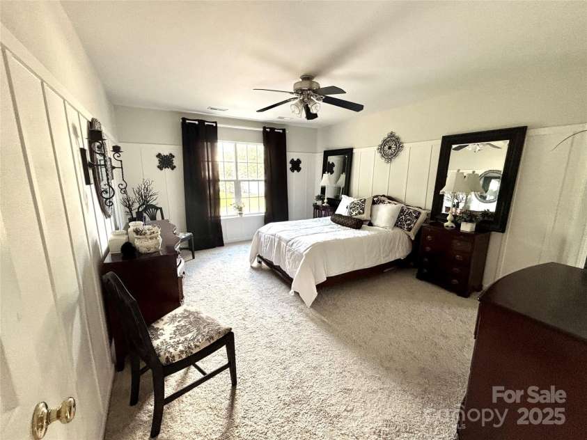 16123 Falling Meadows Lane, Charlotte, NC 28273.  MLS# CAR4286815, YatesRealty ID 31155. 