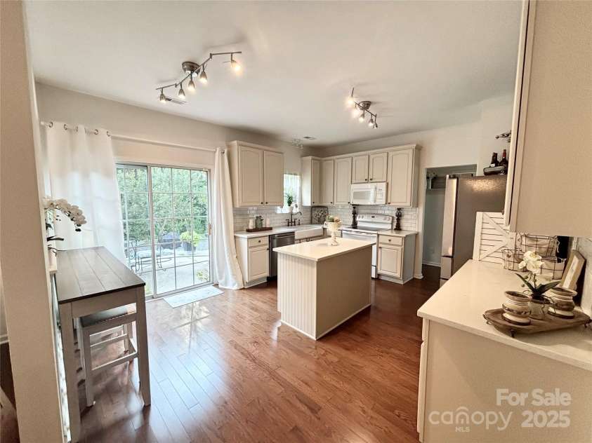 16123 Falling Meadows Lane, Charlotte, NC 28273.  MLS# CAR4286815, YatesRealty ID 31155. 