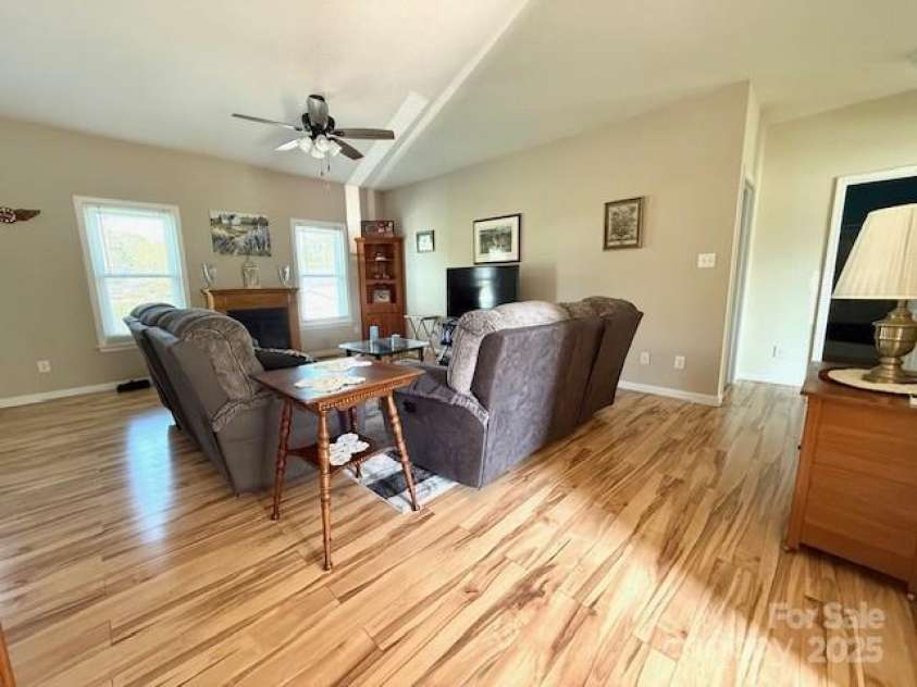 123 Cross Creek Drive, Statesville, NC 28625.  MLS# CAR4247870, YatesRealty ID 31156. 