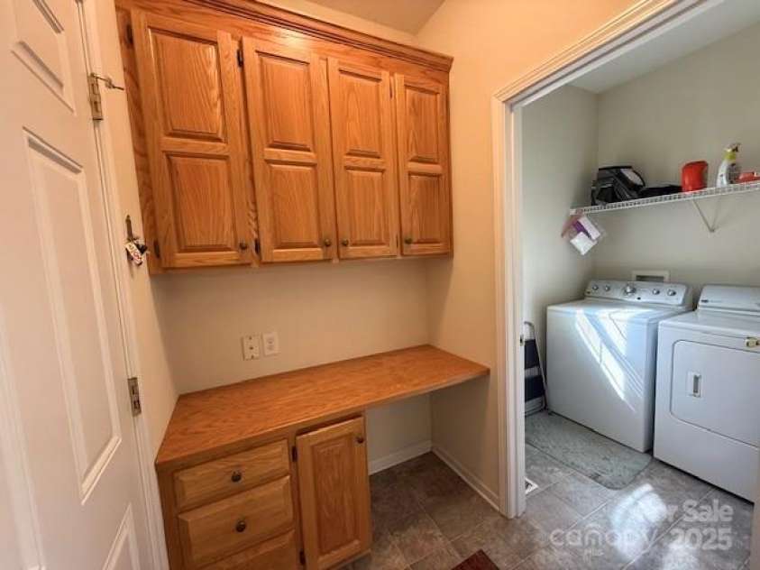 123 Cross Creek Drive, Statesville, NC 28625.  MLS# CAR4247870, YatesRealty ID 31156. 