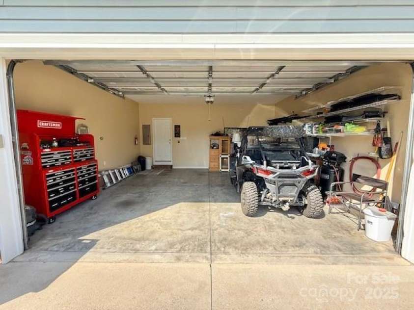 123 Cross Creek Drive, Statesville, NC 28625.  MLS# CAR4247870, YatesRealty ID 31156. 