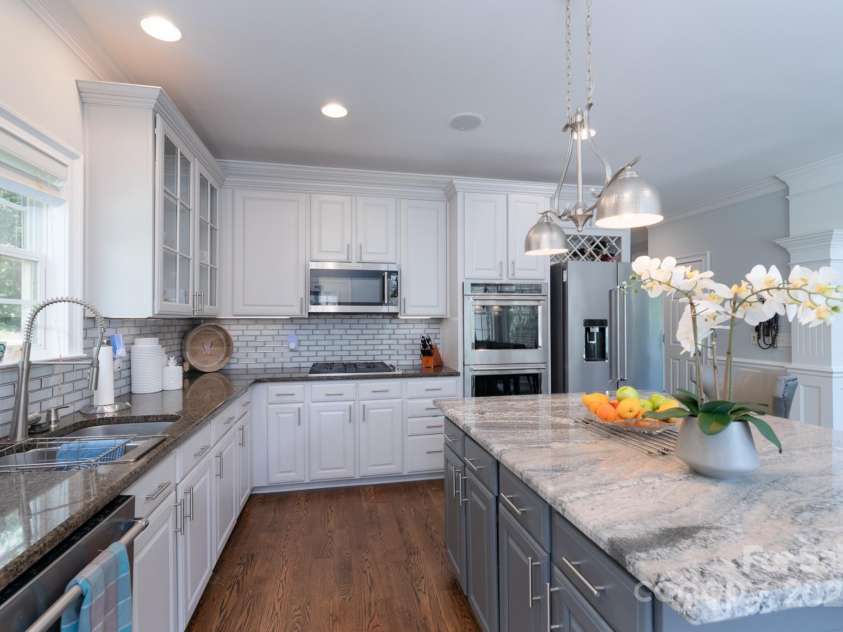779 Fairway Point Drive, Tega Cay, SC 29708.  MLS# CAR4285741, YatesRealty ID 31157. Kitchen