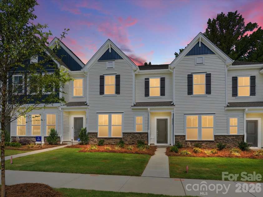 6539 Fire Lily Lane, Charlotte, NC 28216.  MLS# CAR4380525, YatesRealty ID 31158. 