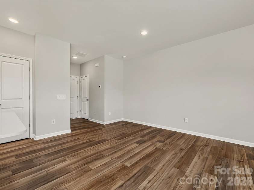 6539 Fire Lily Lane, Charlotte, NC 28216.  MLS# CAR4380525, YatesRealty ID 31158. 