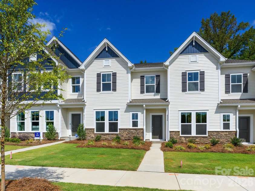 6539 Fire Lily Lane, Charlotte, NC 28216.  MLS# CAR4380525, YatesRealty ID 31158. 