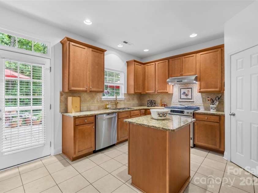 200 Winter Flake Drive, Statesville, NC 28677.  MLS# CAR4261415, YatesRealty ID 31159. 