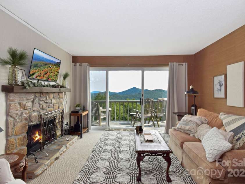 367 Skyleaf Drive, Banner Elk, NC 28604.  MLS# CAR4251134, YatesRealty ID 3116. 