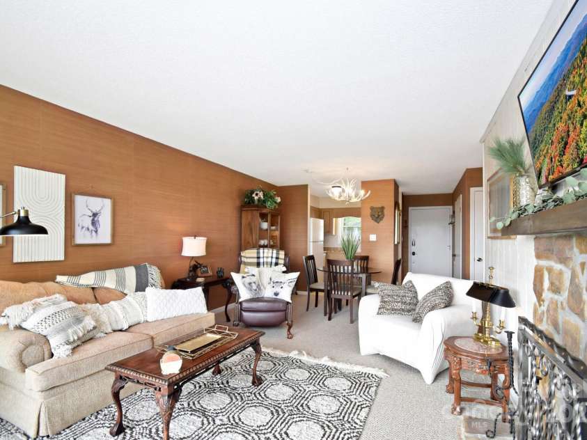 367 Skyleaf Drive, Banner Elk, NC 28604.  MLS# CAR4251134, YatesRealty ID 3116. 