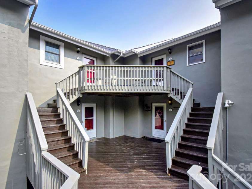 367 Skyleaf Drive, Banner Elk, NC 28604.  MLS# CAR4251134, YatesRealty ID 3116. Entrance to Building