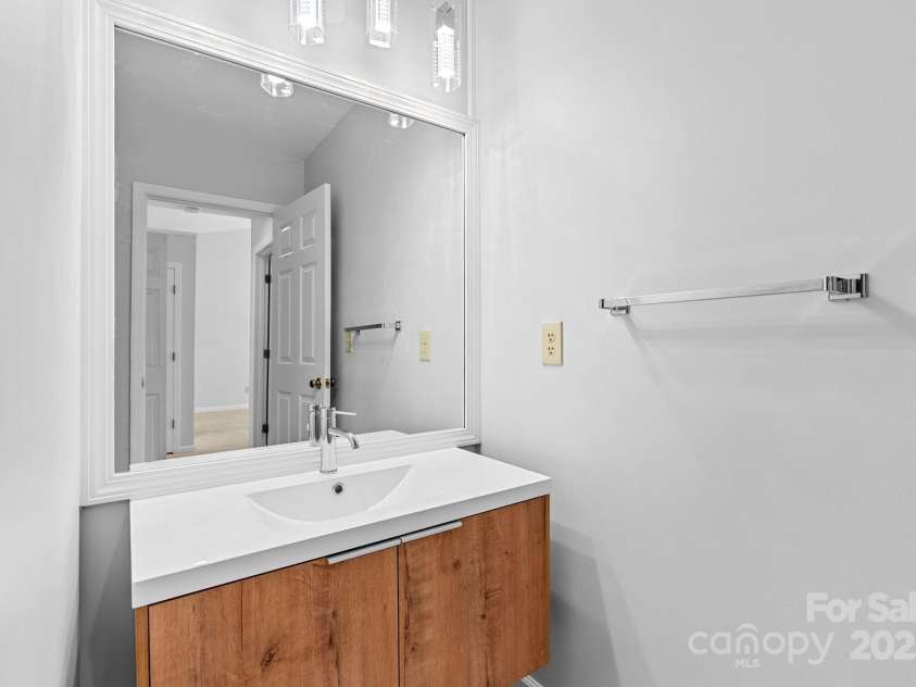 432 Windswept Drive, Asheville, NC 28801.  MLS# CAR4194301, YatesRealty ID 3116. 