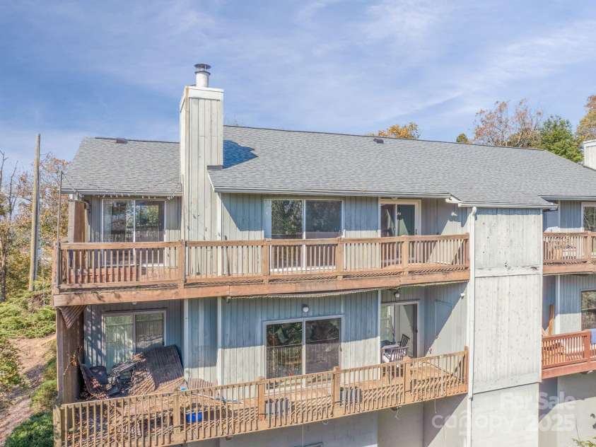 432 Windswept Drive, Asheville, NC 28801.  MLS# CAR4194301, YatesRealty ID 3116. 