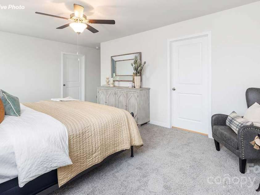 13113 Bristlehead Way, Charlotte, NC 28215.  MLS# CAR4284980, YatesRealty ID 31160. 