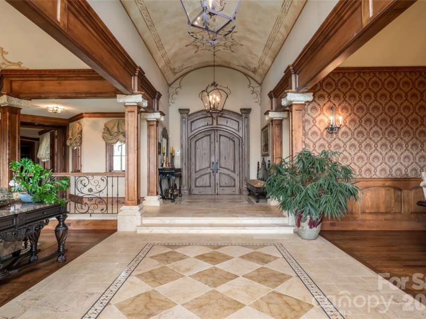 83 Summit Tower Circle, Asheville, NC 28804.  MLS# CAR4377034, YatesRealty ID 31160. 