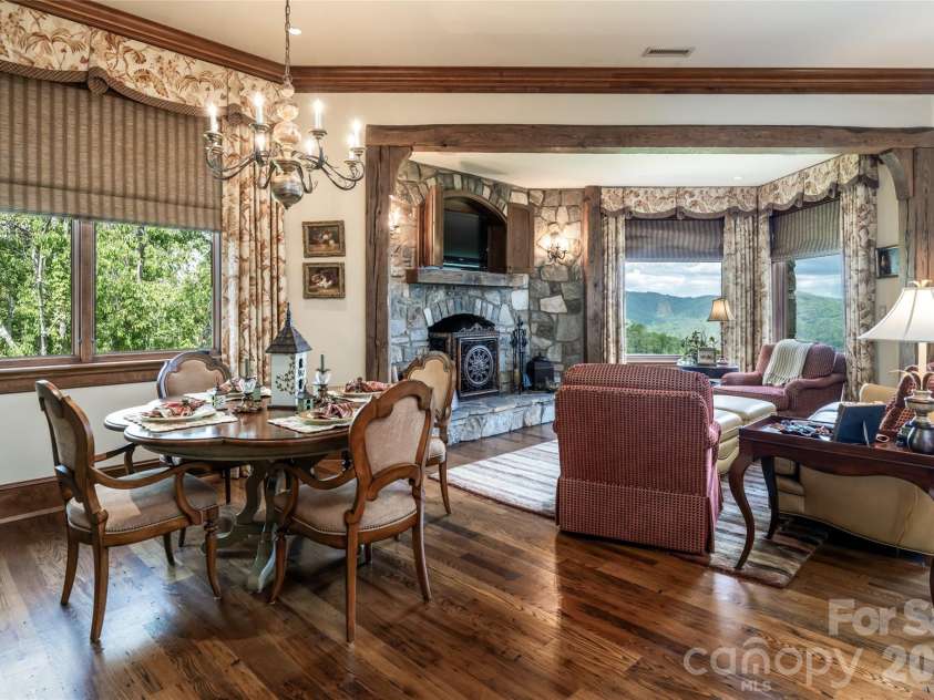 83 Summit Tower Circle, Asheville, NC 28804.  MLS# CAR4377034, YatesRealty ID 31160. 
